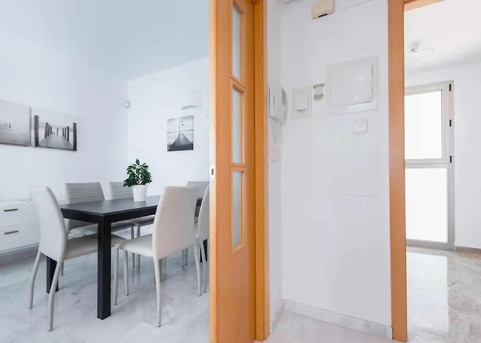 Апартаменты High Rise On The 39th Floor With Private Terrace And Sea Views *