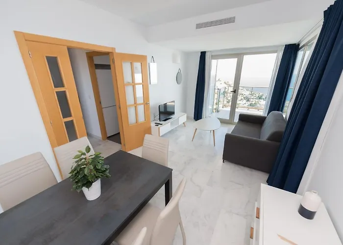 High Rise On The 39th Floor With Private Terrace And Sea Views *