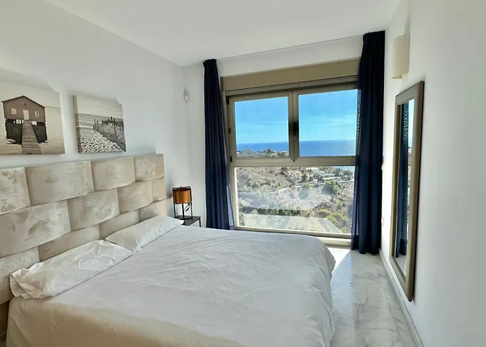 High Rise On The 39th Floor With Private Terrace And Sea Views Апартаменты