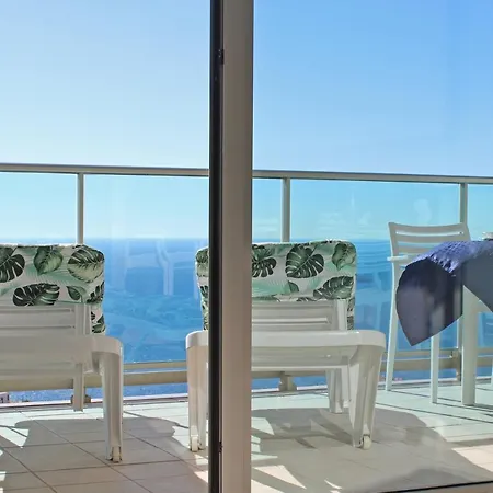 High Rise On The 39th Floor With Private Terrace And Sea Views Appartement *