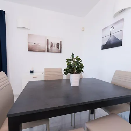 Appartement High Rise On The 39th Floor With Private Terrace And Sea Views